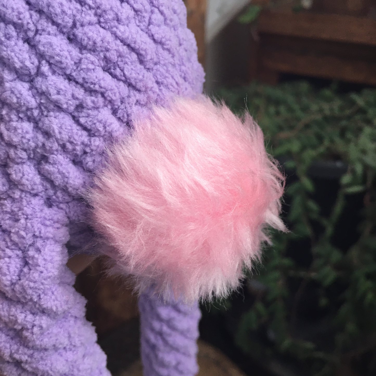 Le LAPIN LILAS aux longues pattes et longues oreilles, le cadeau idéal pour Pâques, Peut être personnalisé en TOUTOU DE NAISSANCE