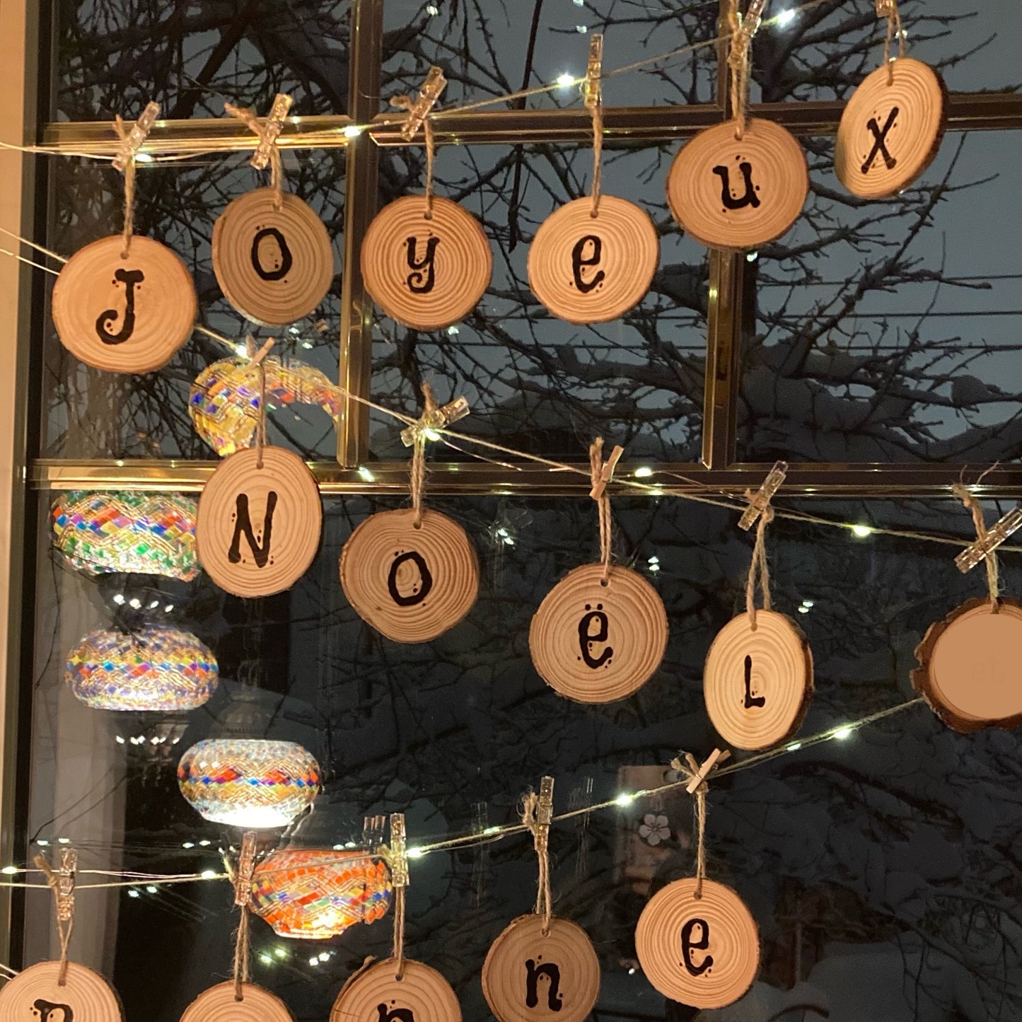 TO HANG - MERRY CHRISTMAS - WOODEN ORNAMENT