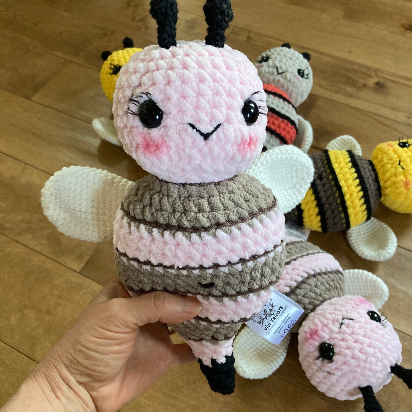 BEEBEE L’ABEILLE rose