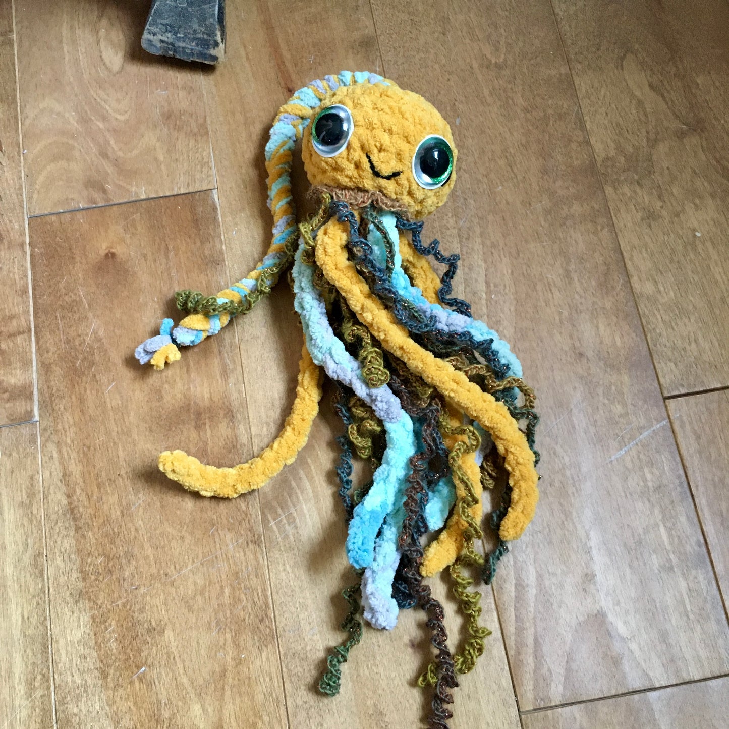 MÉDO THE MEDUSA - Amigurumi RATTLE #956