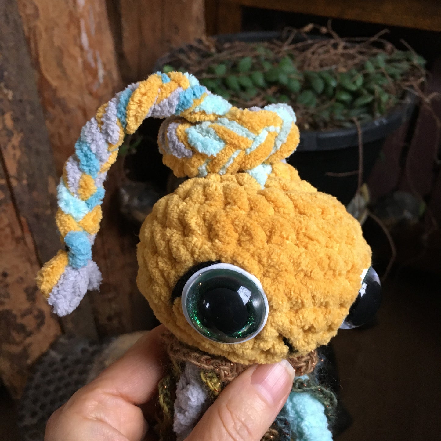MÉDO THE MEDUSA - Amigurumi RATTLE #956
