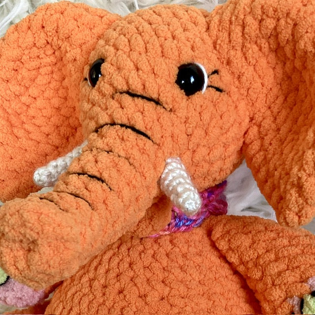 DADA L’ÉLÉPHANT ORANGE CAROTTE à grosse bedaine - peut être personnalisé en PELUCHE DE NAISSANCE