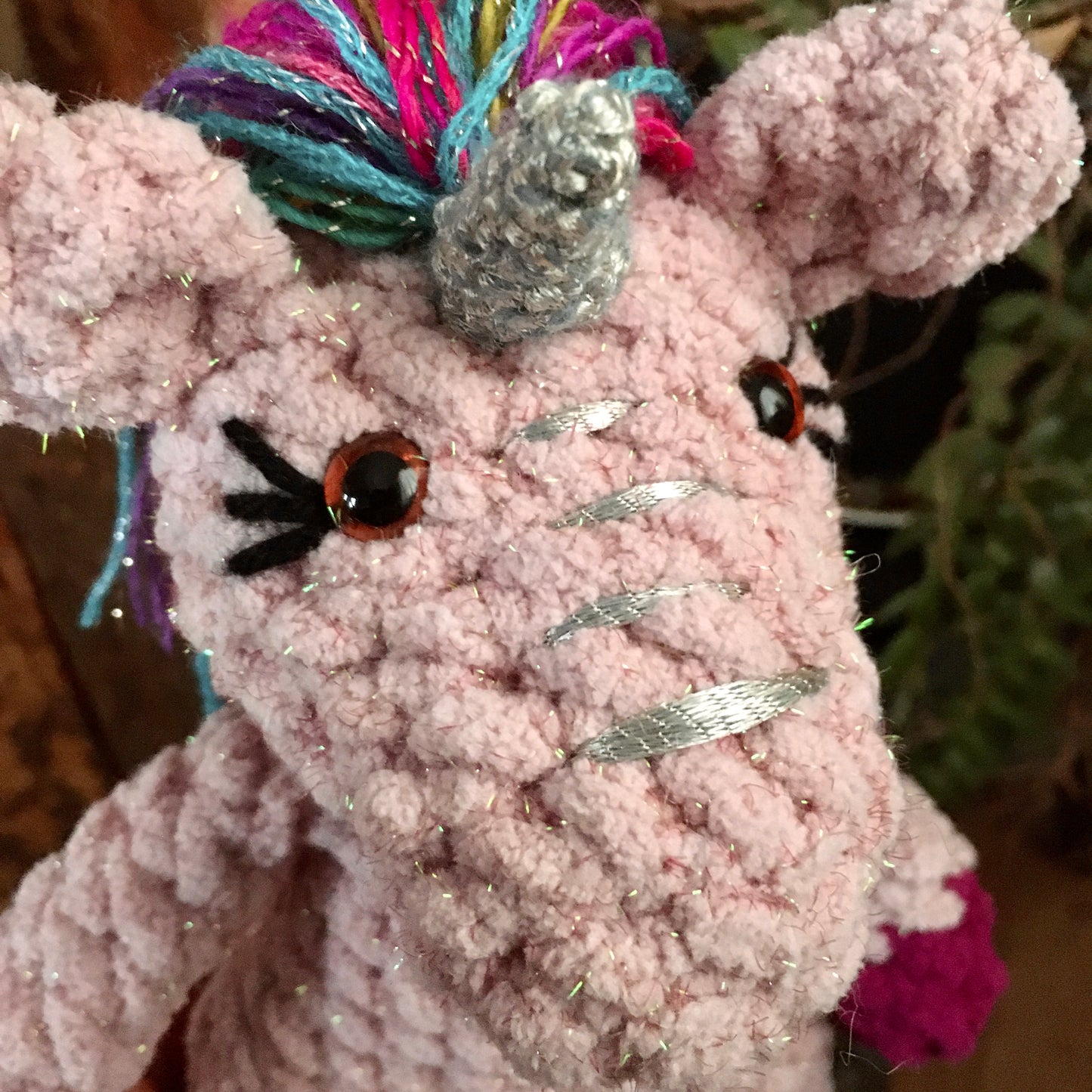 La PETITE LICORNE À COIFFER toute scintillante (Rose et Fuchsia)