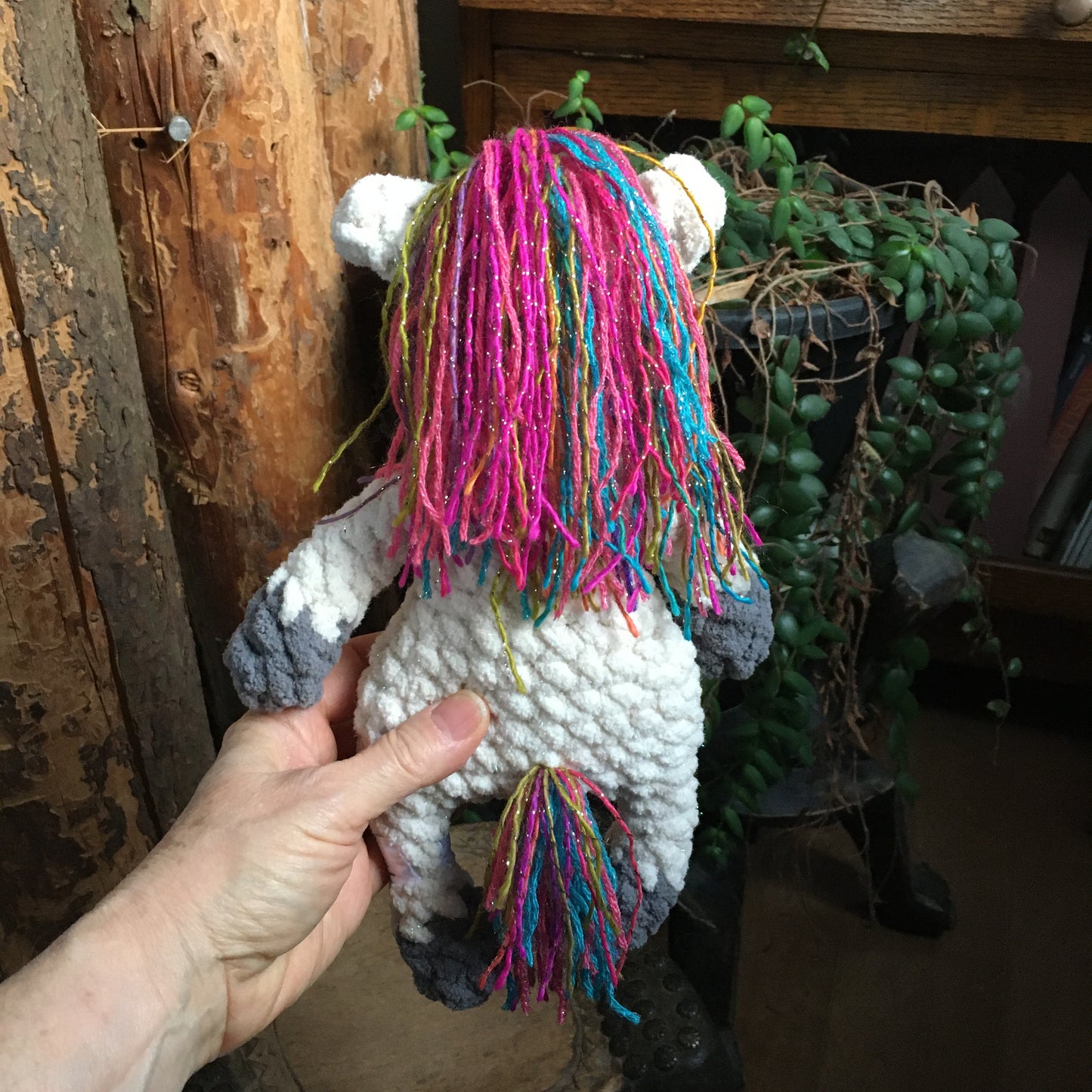 La PETITE LICORNE À COIFFER toute scintillante (Crème et grise)