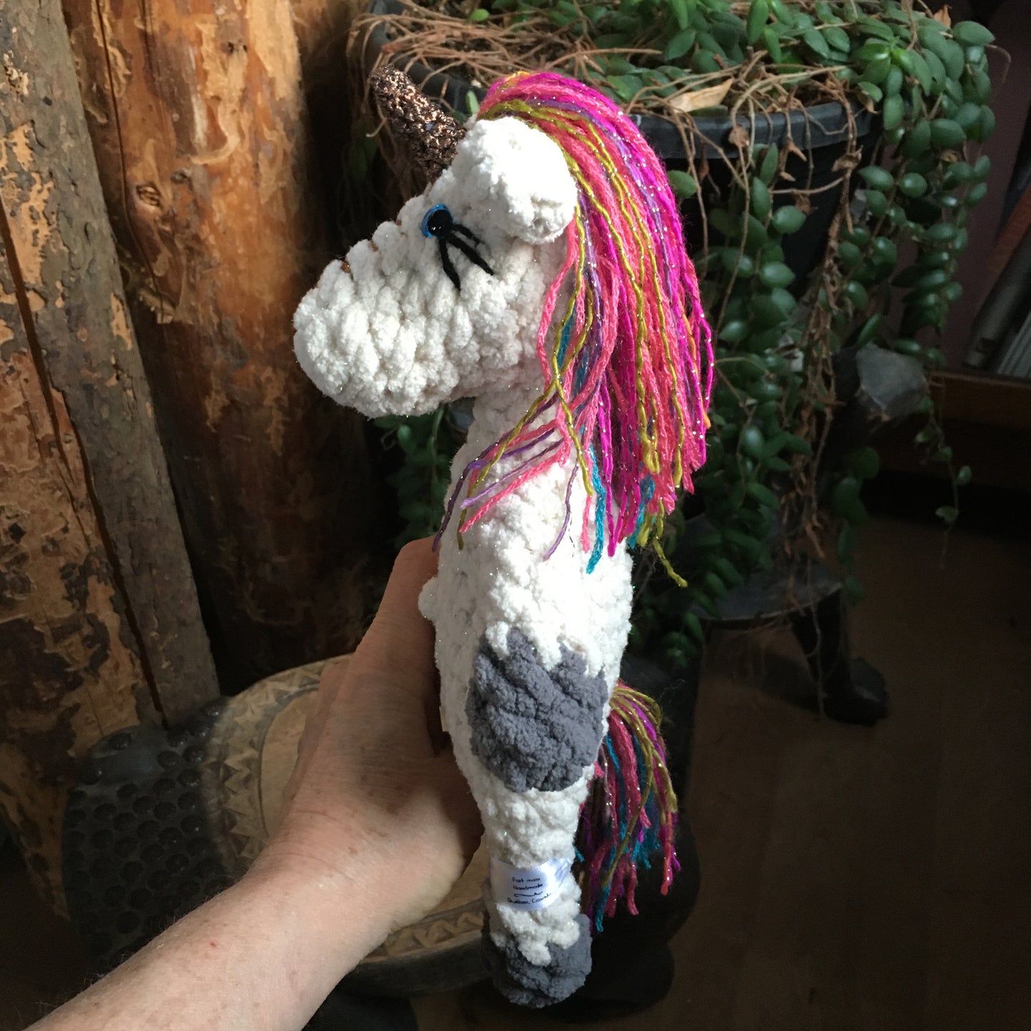 La PETITE LICORNE À COIFFER toute scintillante (Crème et grise)