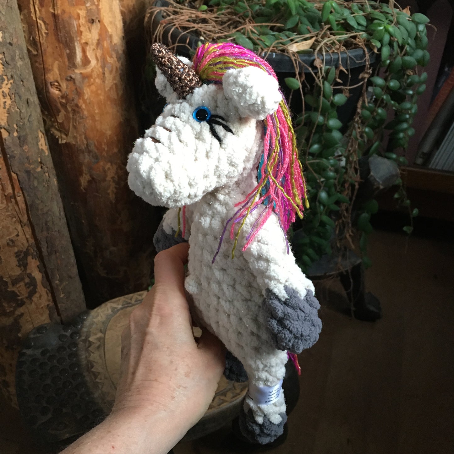 La PETITE LICORNE À COIFFER toute scintillante (Crème et grise)