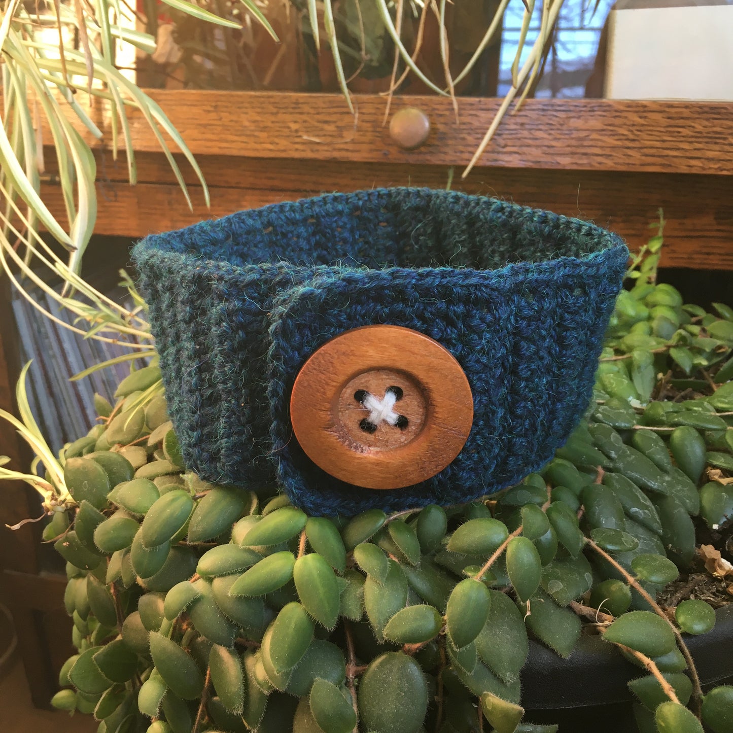 BUTTON COLLAR 100% chemically untreated wool