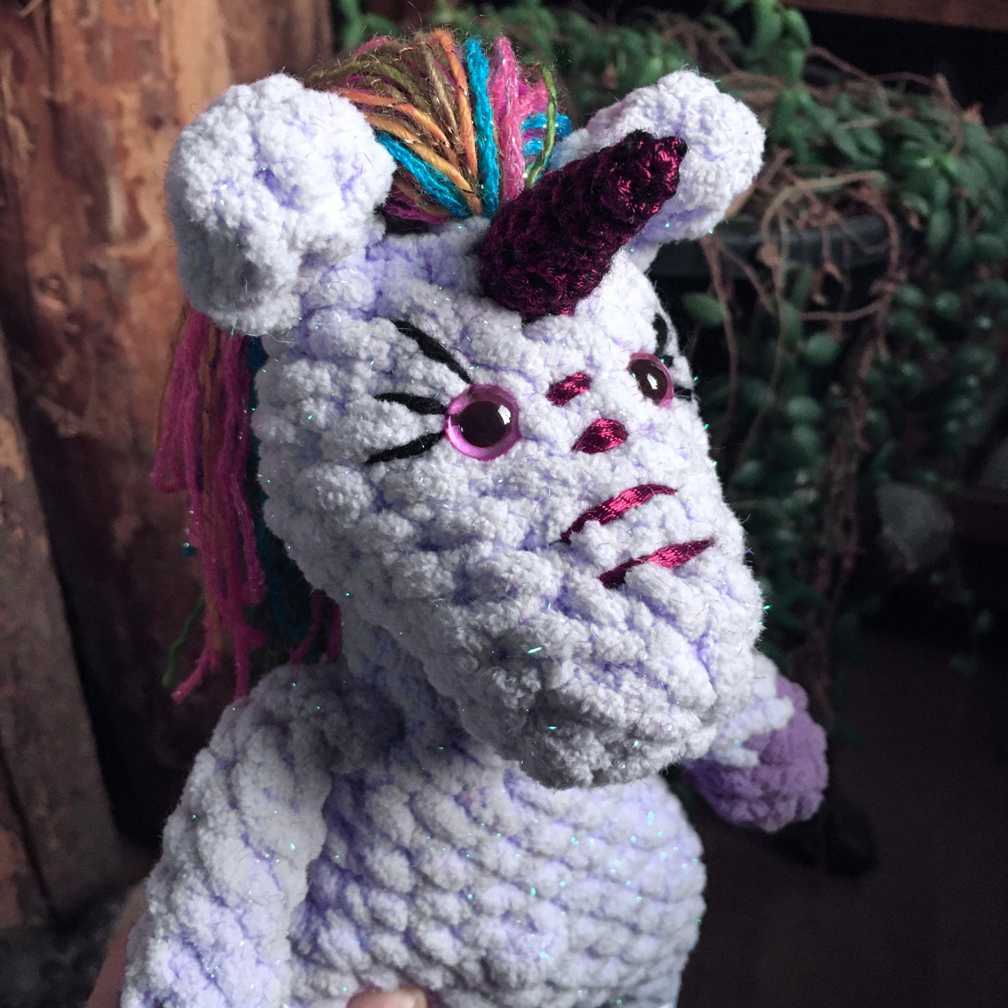 La PETITE LICORNE À COIFFER toute scintillante (Lilas et mauve)