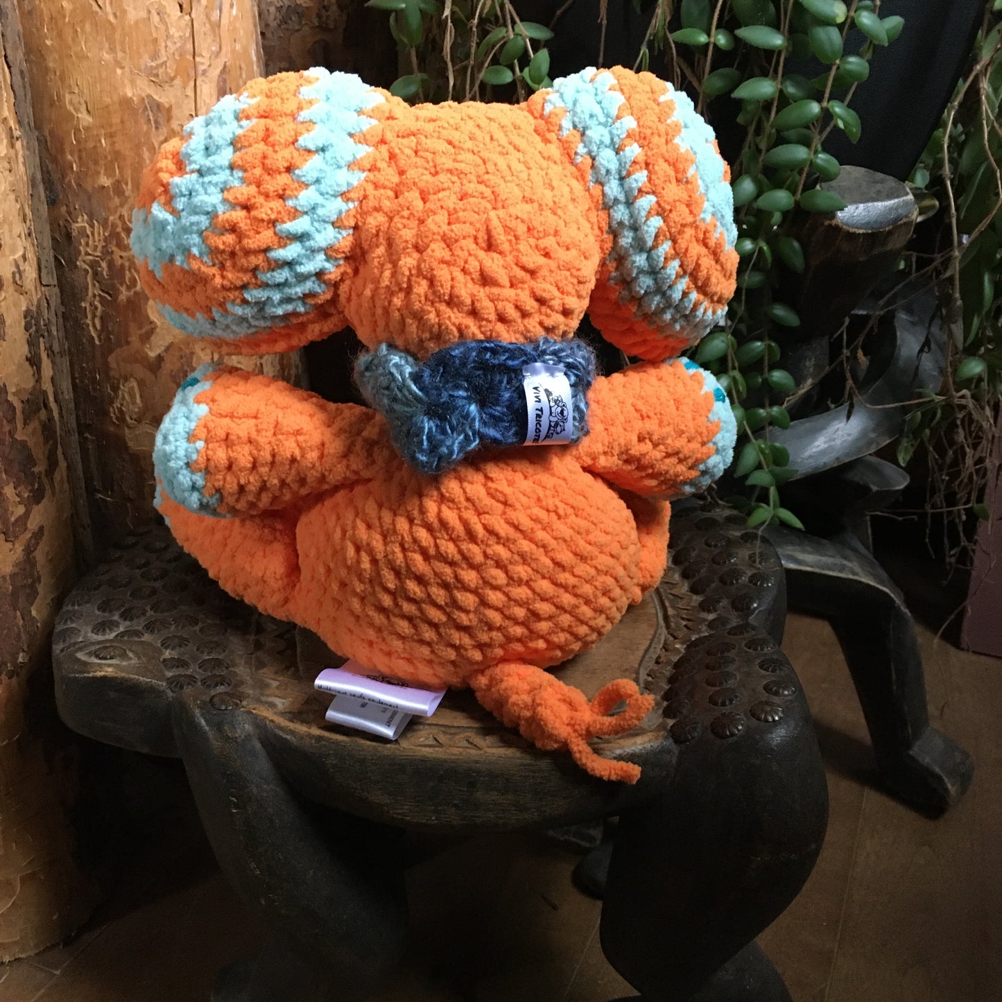 ORANGINA L’ÉLÉPHANT à grosse bedaine, orange et aqua, peut être personnalisé en TOUTOU DE NAISSANCE