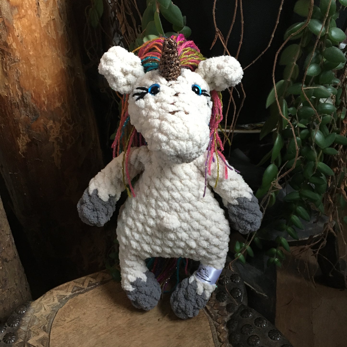 La PETITE LICORNE À COIFFER toute scintillante (Crème et grise)
