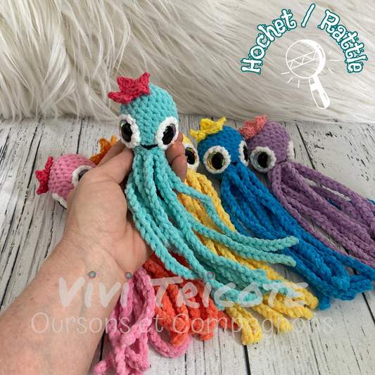 MINI OLLIE LA PIEUVRE - Darling Aqua - Amigurumi HOCHET avec MAGNIFIQUES YEUX IRIDESCENTS ROSE (#1065)