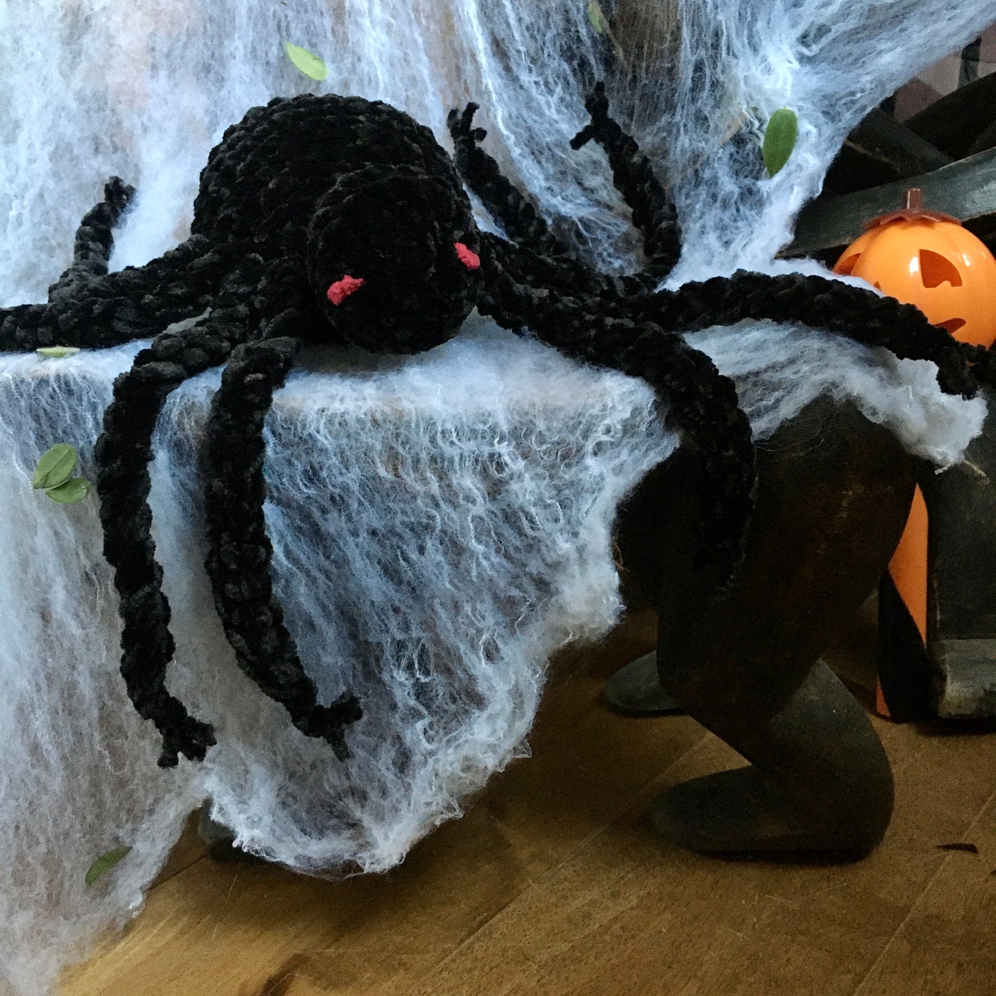 MIMI SPIDER VELVET - black spider amigurumi