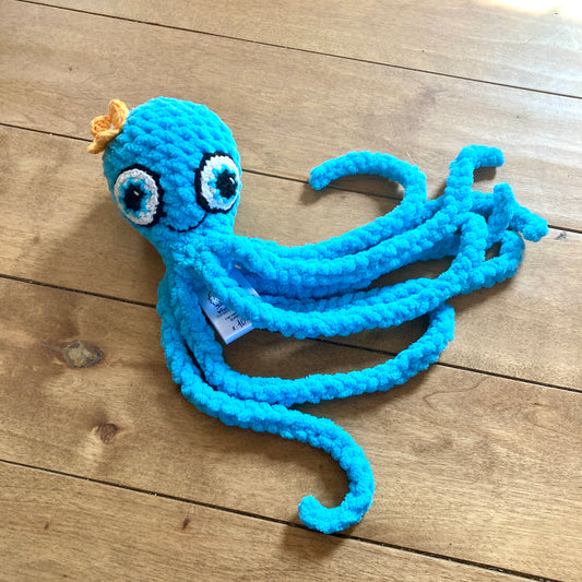 OLLIE LA PIEUVRE BLEUE CIEL - Amigurumi (#1043)