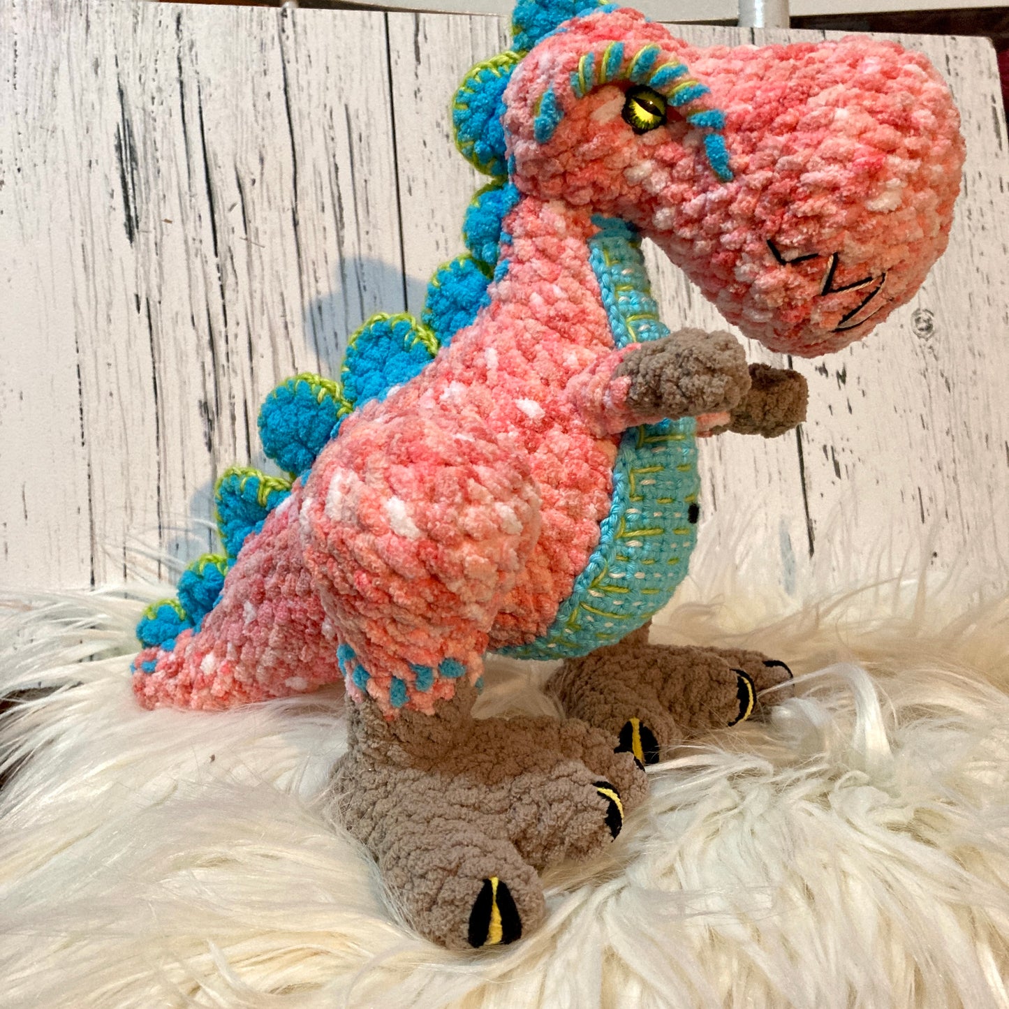 REX LE T-REX ROSE-CORAIL à grosse bedaine, peut être personnalisé en TOUTOU DE NAISSANCE (#1129)