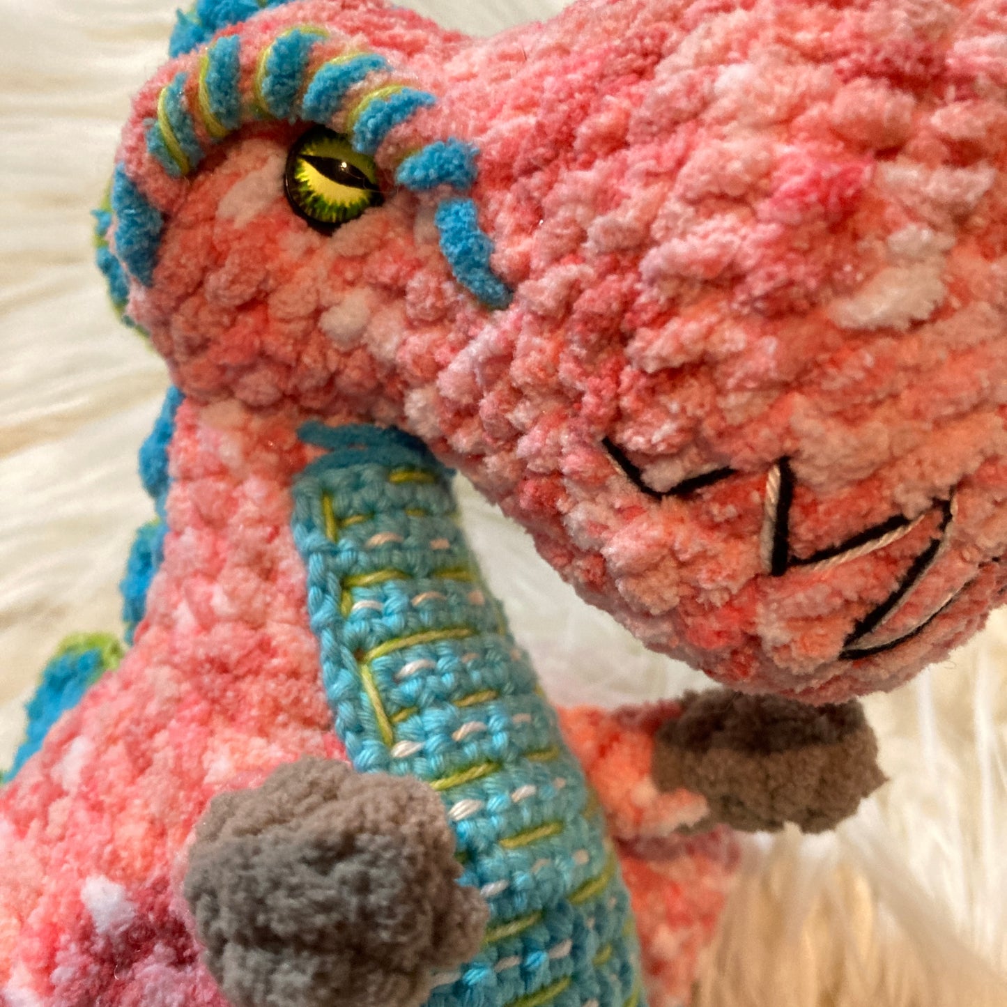 REX LE T-REX ROSE-CORAIL à grosse bedaine, peut être personnalisé en TOUTOU DE NAISSANCE (#1129)