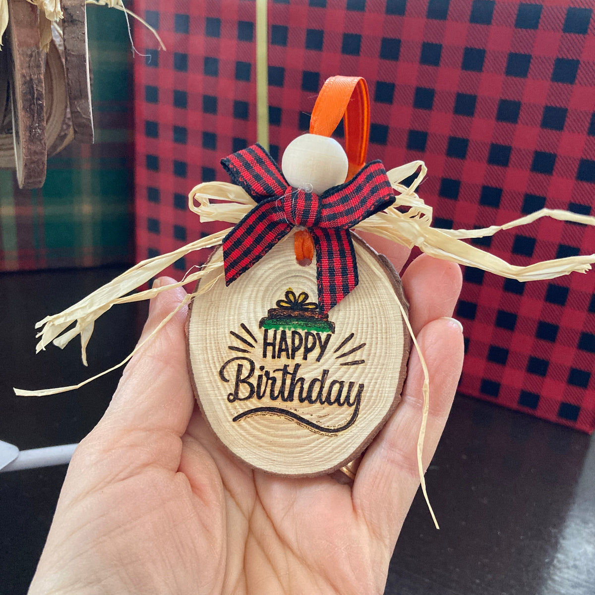 HAPPY BIRTHDAY - WOODEN LOG ORNAMENT (5-6 cm)