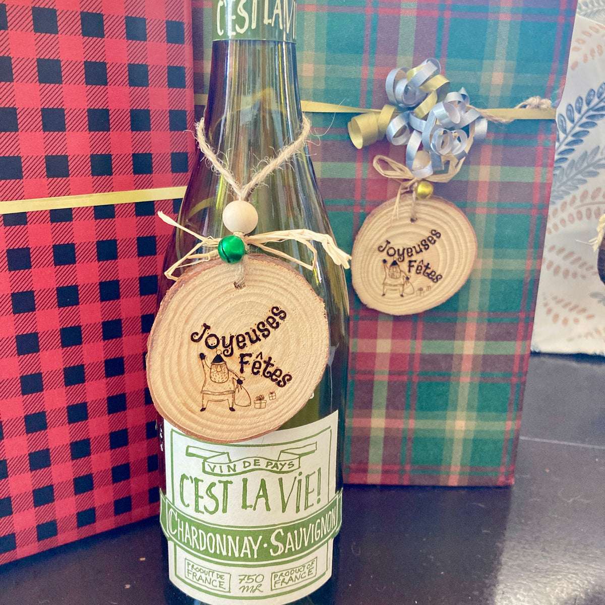 JOYEUSES FÊTES (père-Noël) - ORNEMENT en BOIS gravé