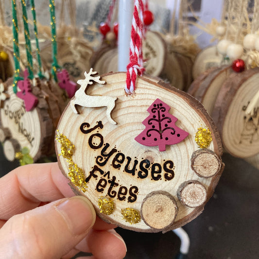 JOYEUSES FÊTES (cerf-sapin) - ORNEMENT en BOIS gravé