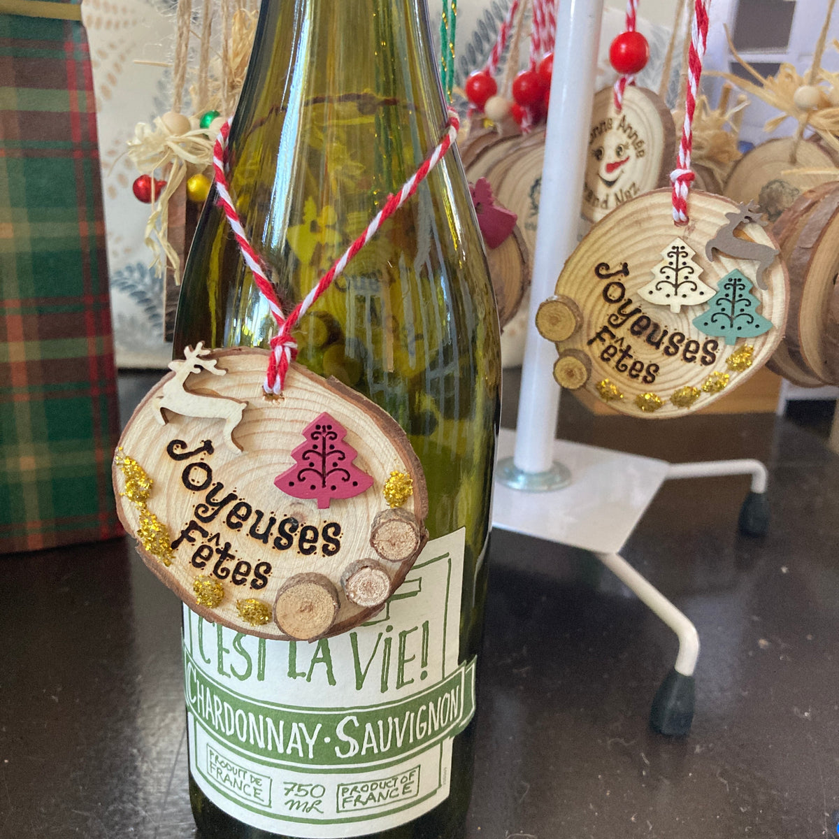 JOYEUSES FÊTES (cerf-sapin) - ORNEMENT en BOIS gravé