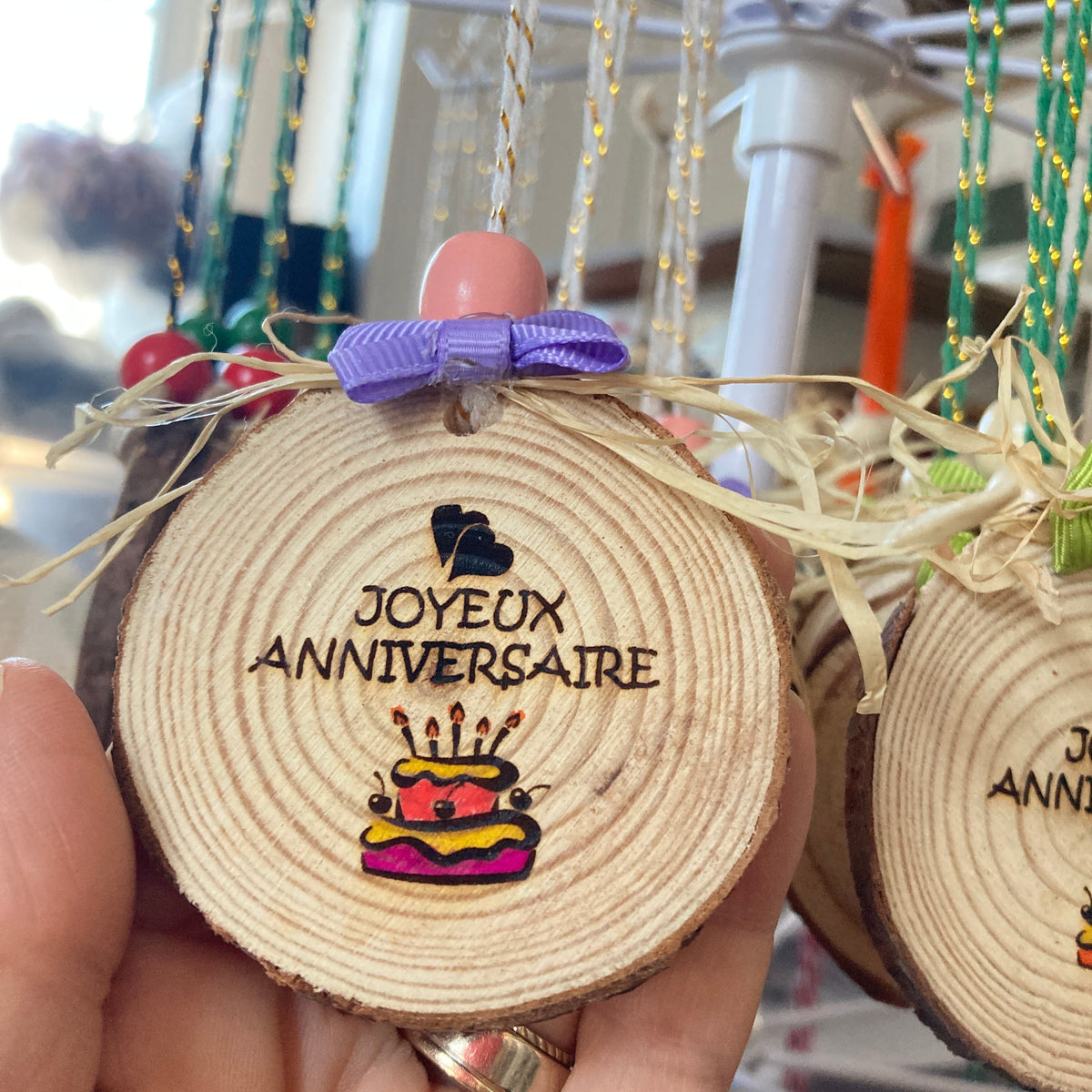 HAPPY BIRTHDAY - WOODEN LOG ORNAMENT (5-6 cm)