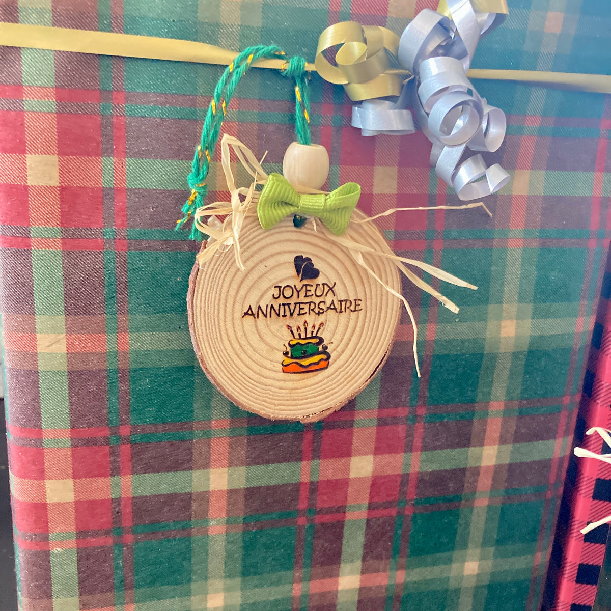 HAPPY BIRTHDAY - WOODEN LOG ORNAMENT (5-6 cm)