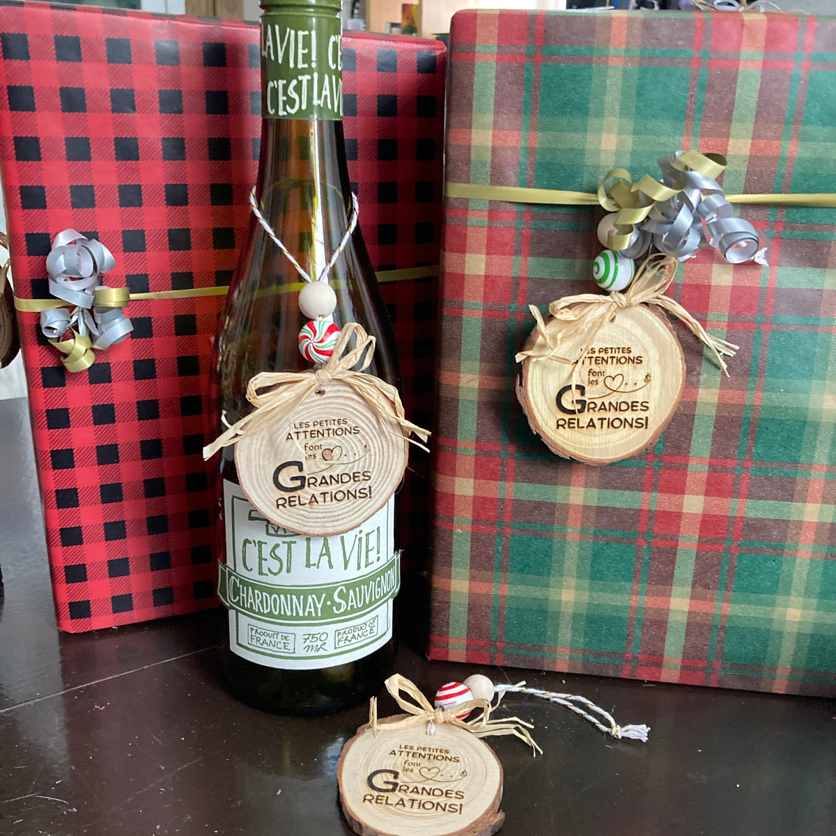 Small gestures make for great relationships! - Wooden log ornament (5-6 cm) (Copy)