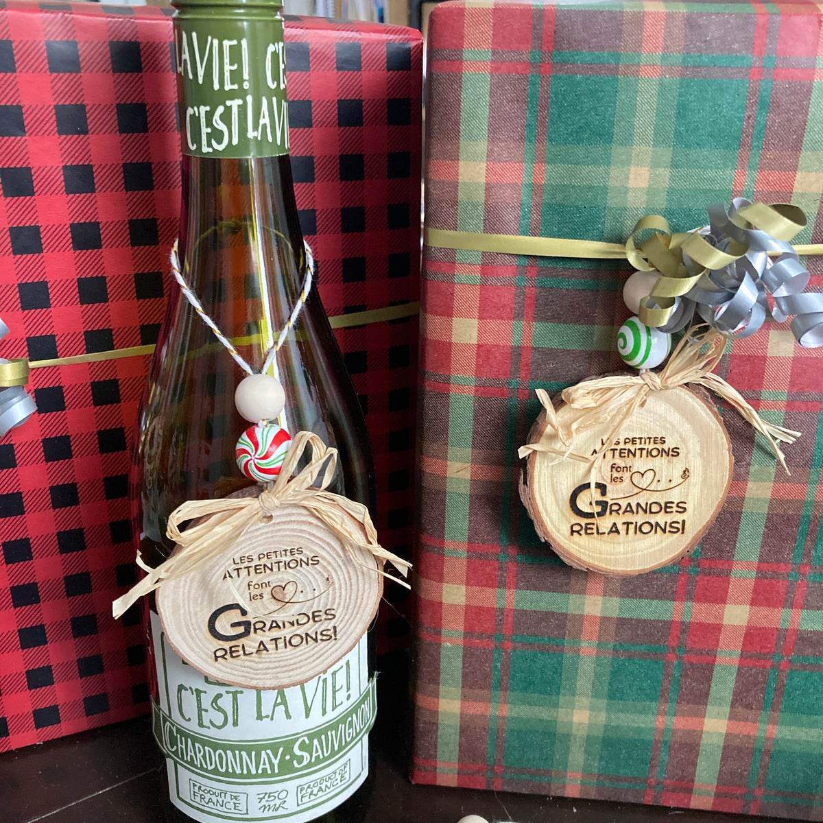 Small gestures make for great relationships! - Wooden log ornament (5-6 cm) (Copy)