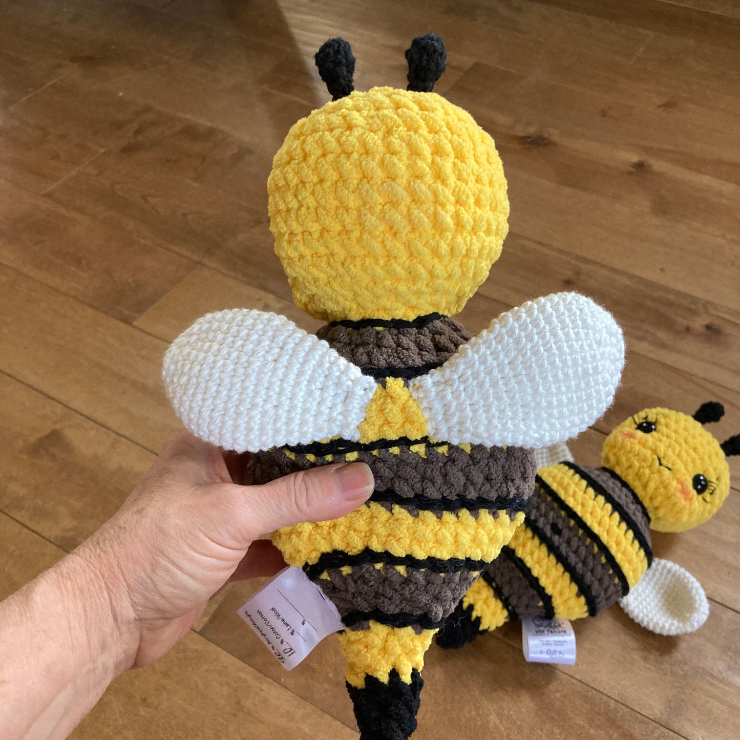 BEEBEE L’ABEILLE aux couleur traditionnelles