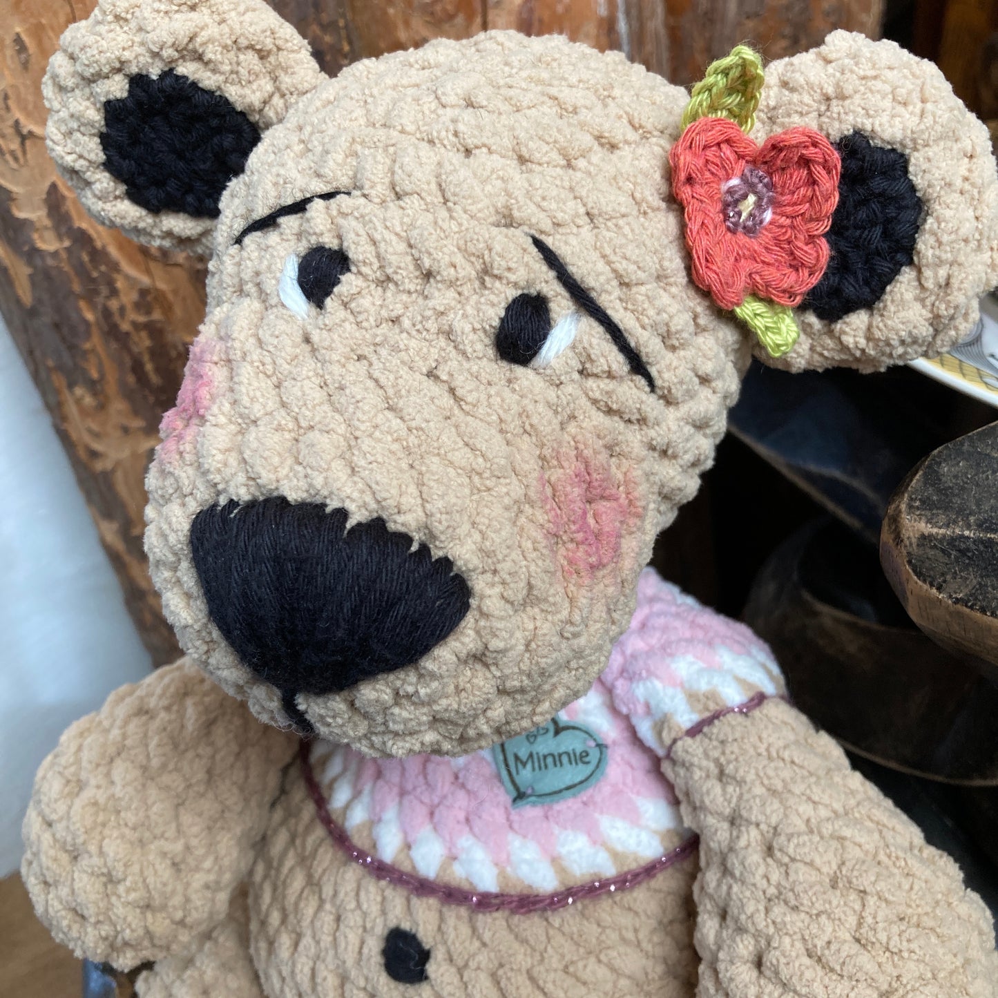 MINNIE L’OURSON - amigurumi à grosse bedaine - peut être personnalisé en PELUCHE DE NAISSANCE