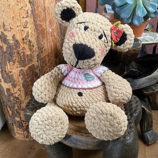 MINNIE L’OURSON - amigurumi à grosse bedaine - peut être personnalisé en PELUCHE DE NAISSANCE