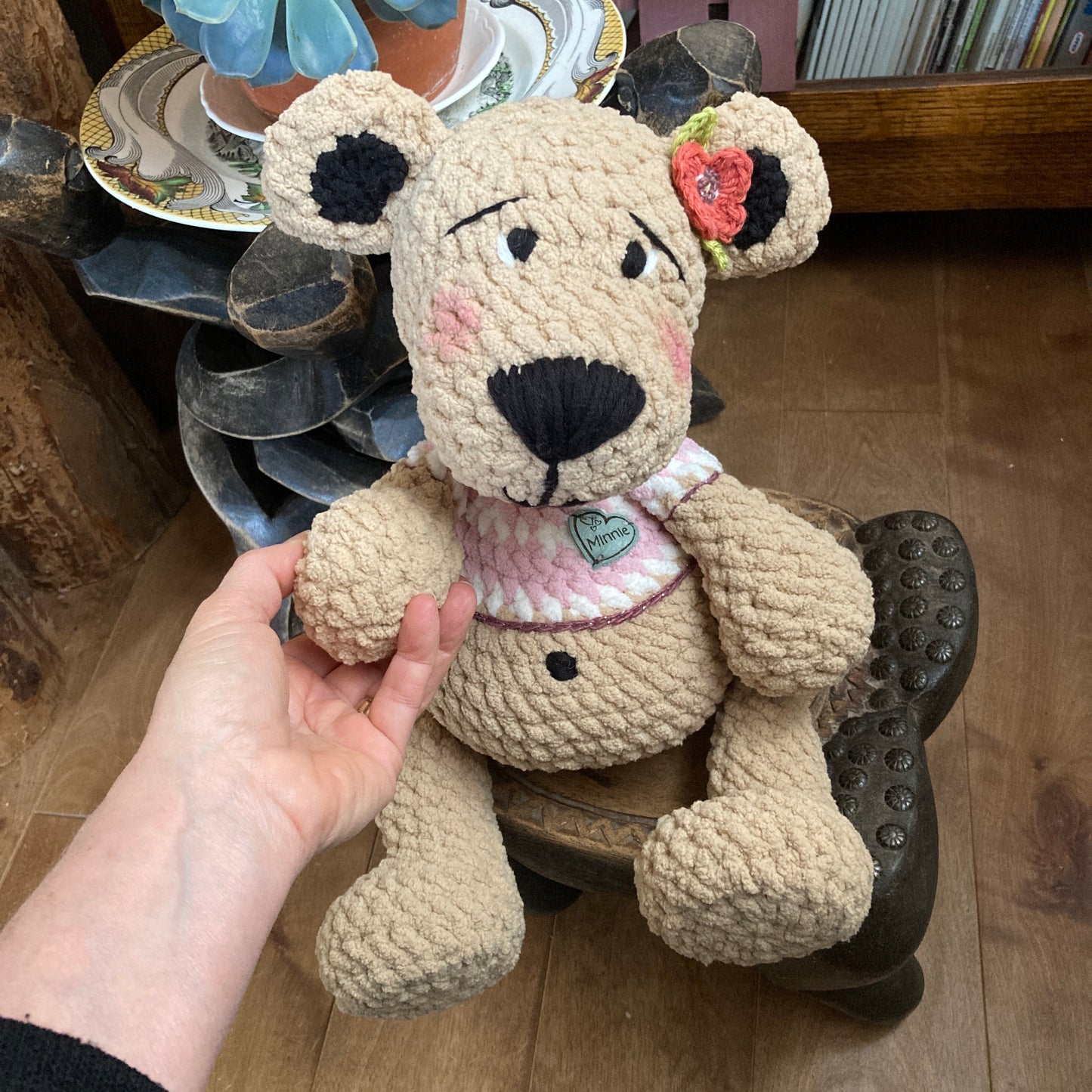 MINNIE L’OURSON - amigurumi à grosse bedaine - peut être personnalisé en PELUCHE DE NAISSANCE