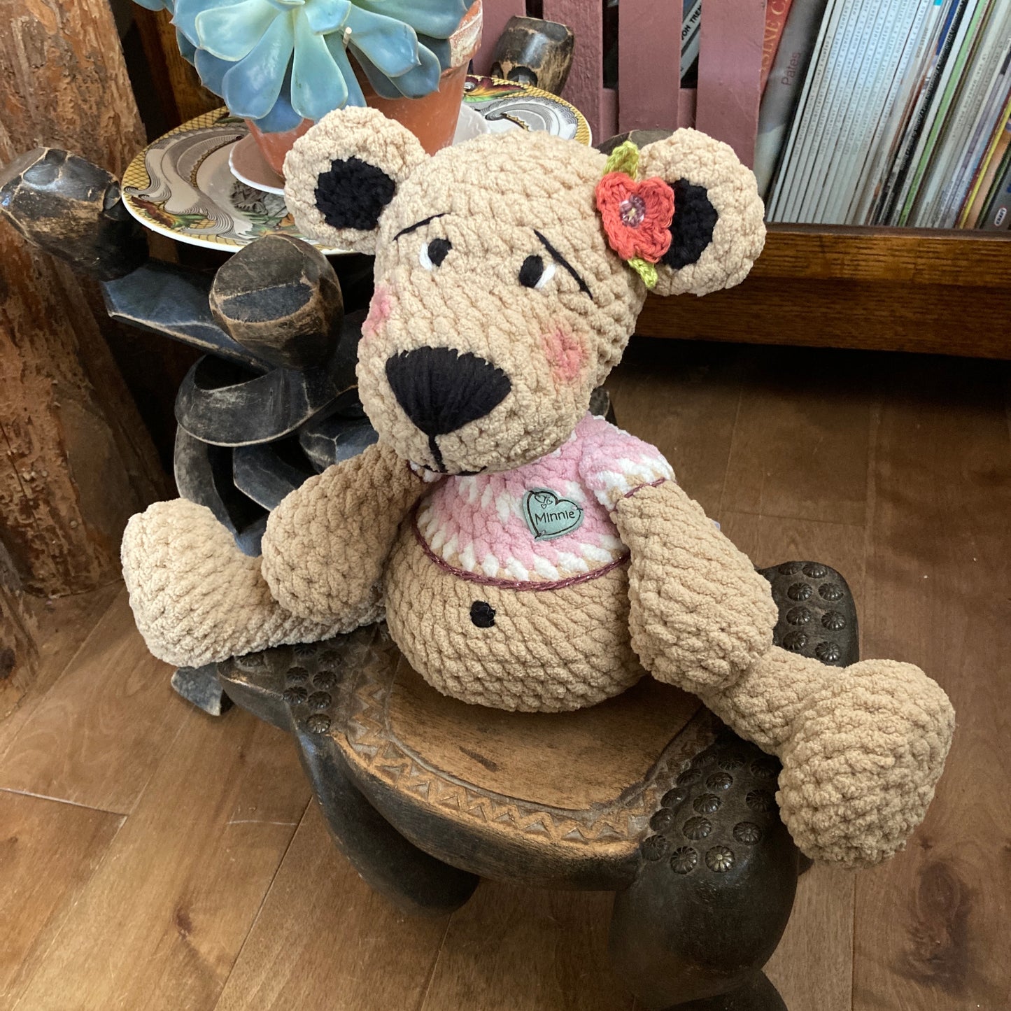 MINNIE L’OURSON - amigurumi à grosse bedaine - peut être personnalisé en PELUCHE DE NAISSANCE