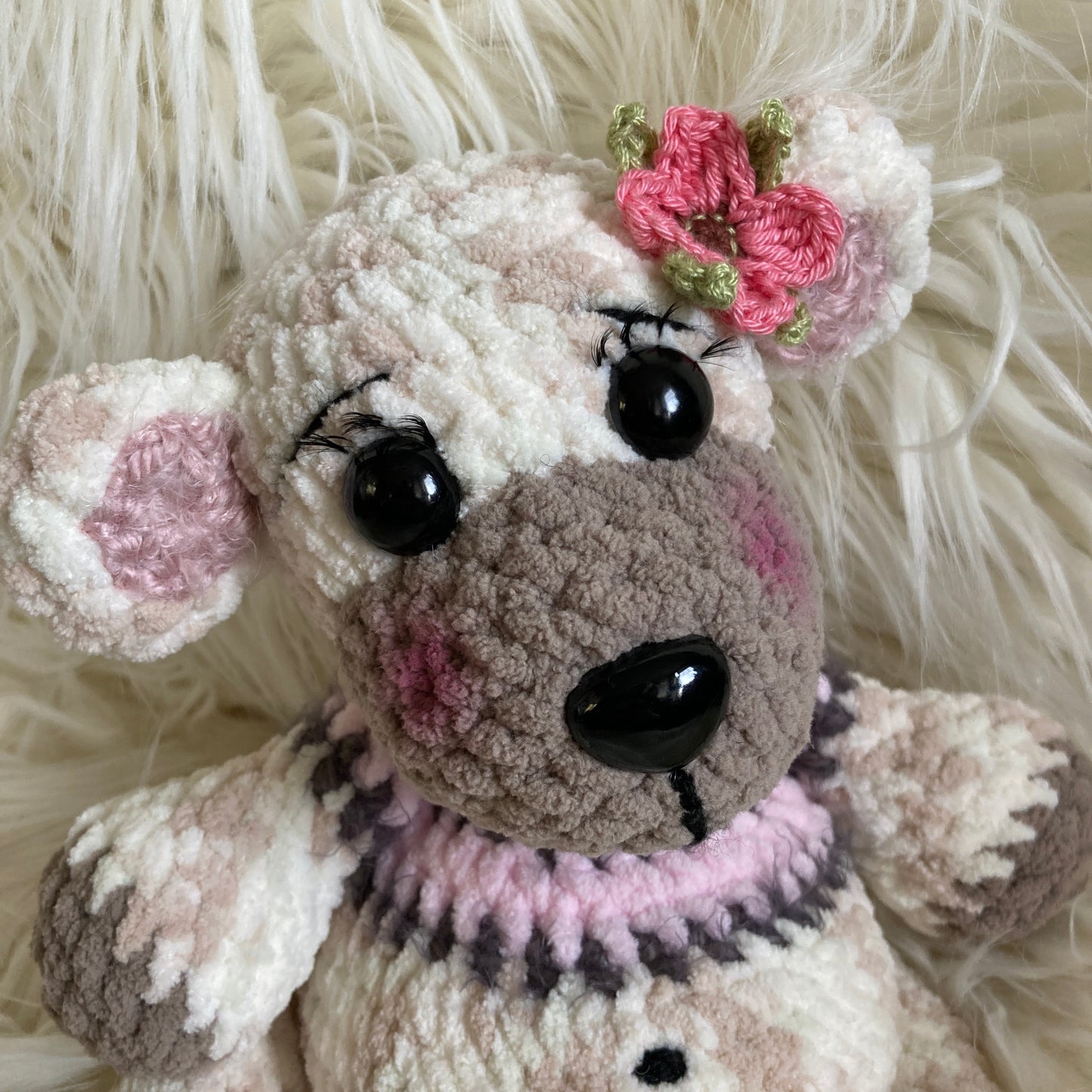 MINNIE, L’OURSON POLAIRE - PATRON AU CROCHET à télécharger, tutoriel PDF FRANÇAIS ou ANGLAIS