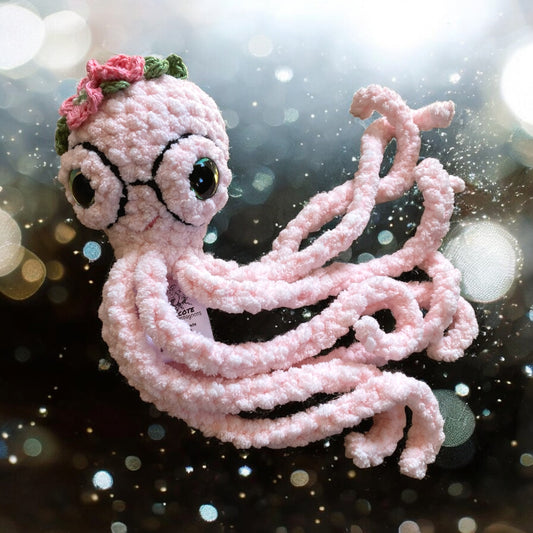 OLLIE LA PIEUVRE Rose bébé - Amigurumi avec MAGNIFIQUES YEUX IRIDESCENTS OR (#1047)