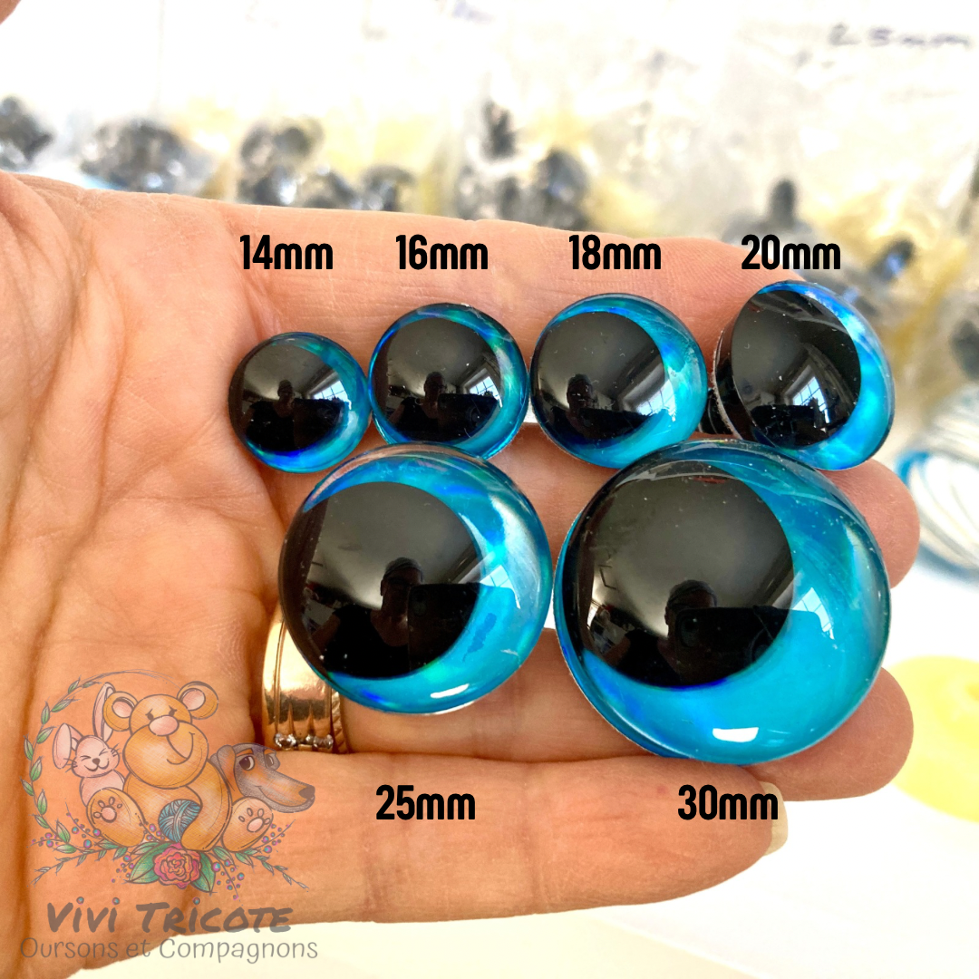 YEUX 3D DEMI-LUNE Bleu - 14mm - 16mm - 18mm - 20mm -25mm - 30mm