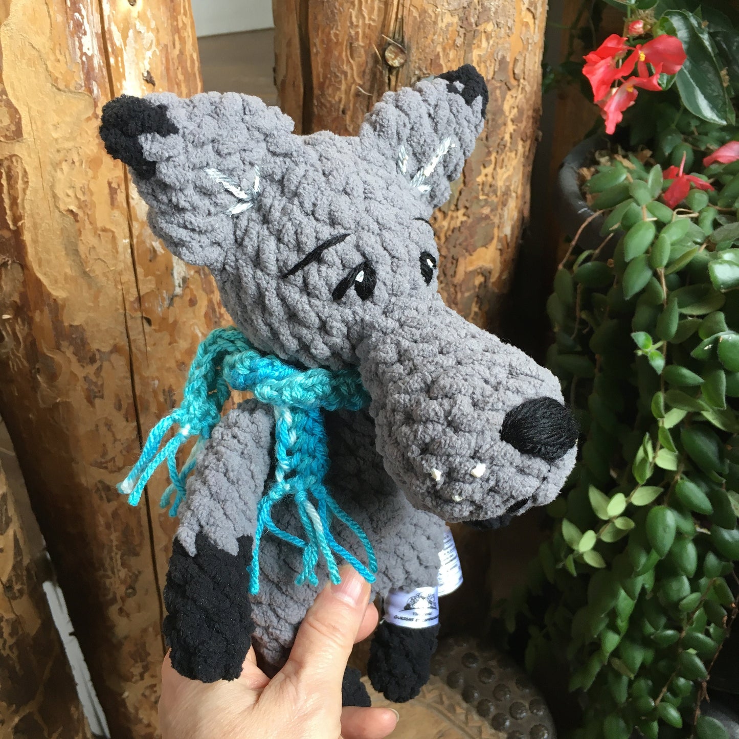 MIKAWOLF the little gray wolf