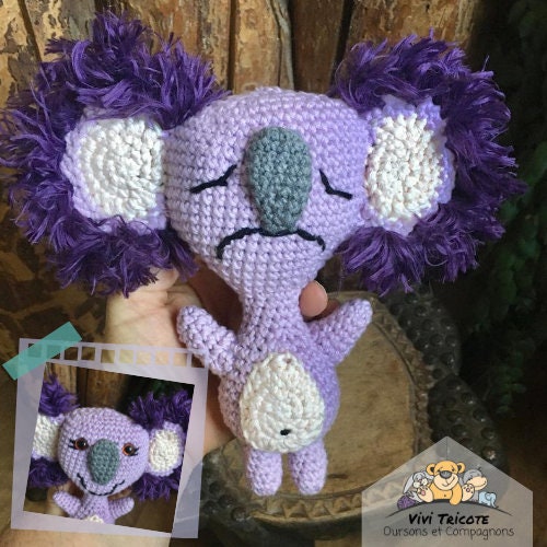 The Koa-Lala, crochet boss to download, French and English PDF, a little koala with 2 faces ... A joyful side and a sadder side.