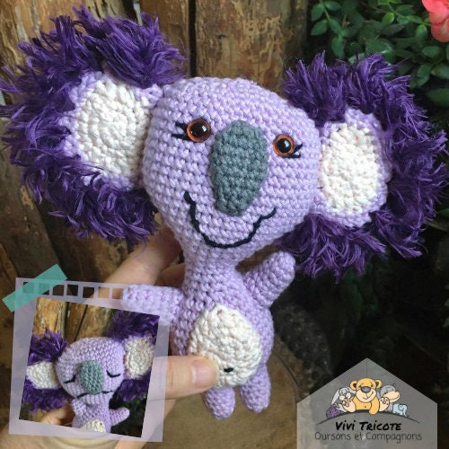 The Koa-Lala, crochet boss to download, French and English PDF, a little koala with 2 faces ... A joyful side and a sadder side.