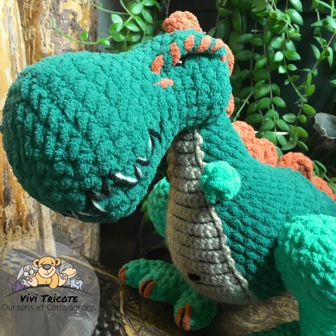 Rex Le T-Rex, crochet boss to download, French and English PDF