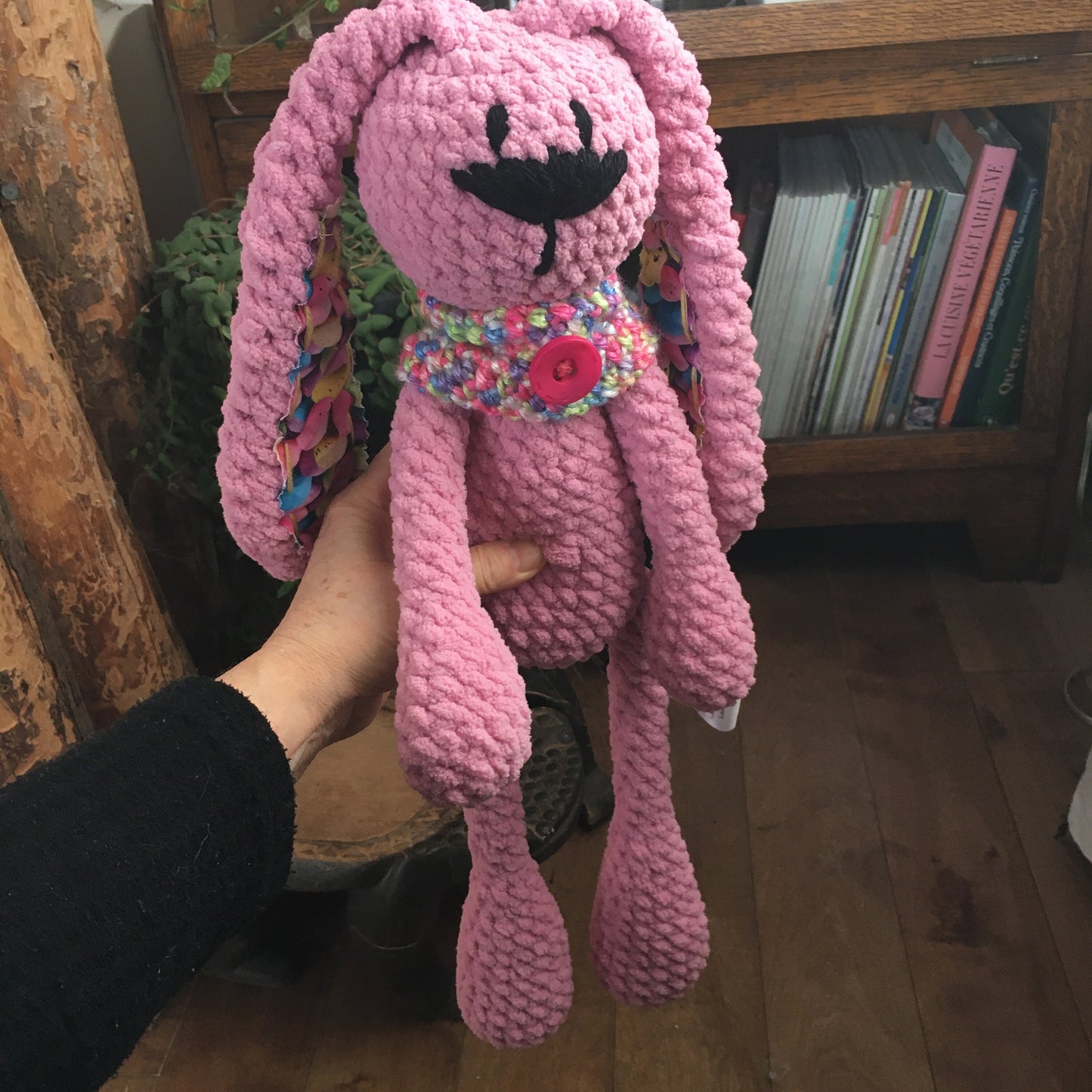 *The pink RABBIT with long legs and long ears, the ideal gift for Easter, can be personalized in born plushie