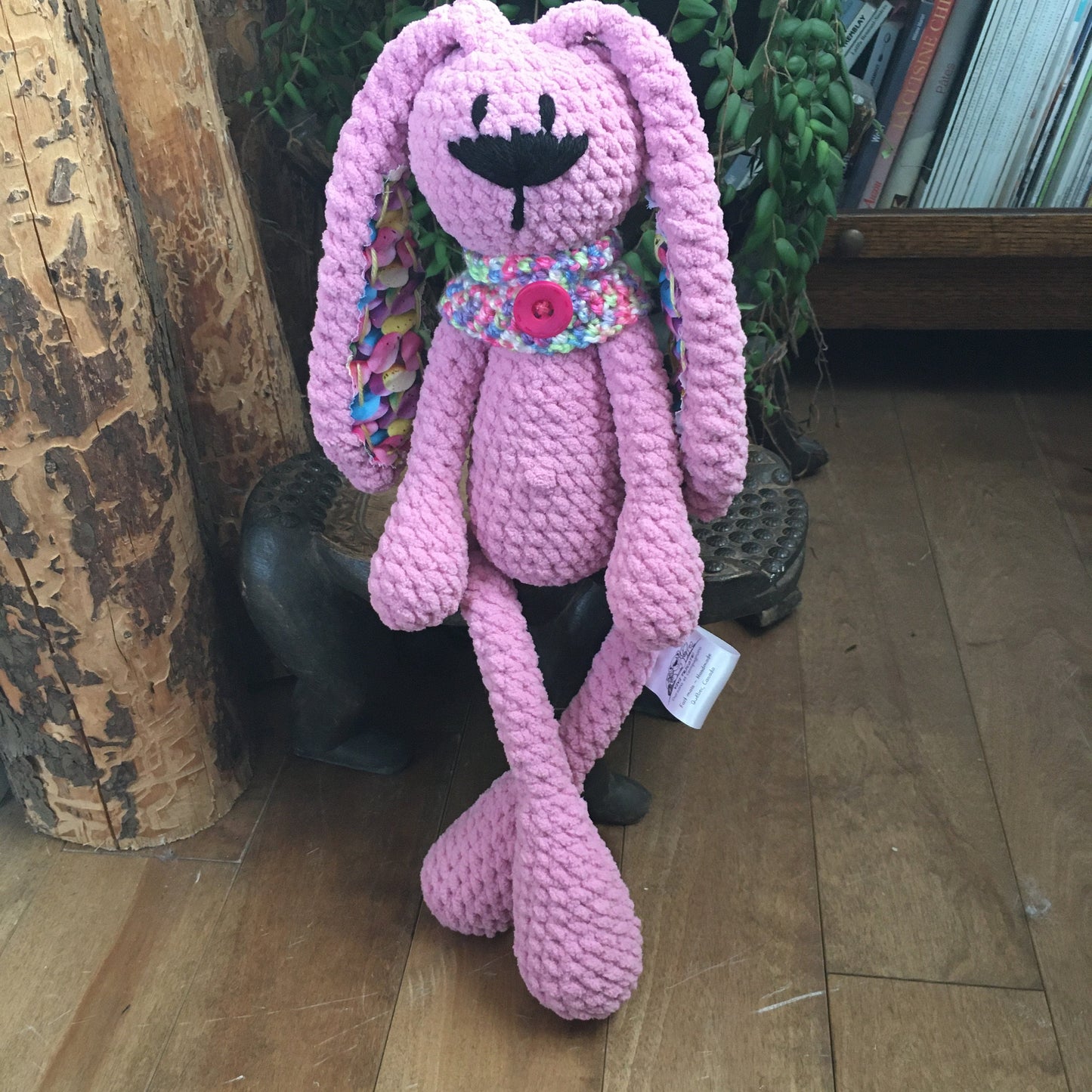 *The pink RABBIT with long legs and long ears, the ideal gift for Easter, can be personalized in born plushie