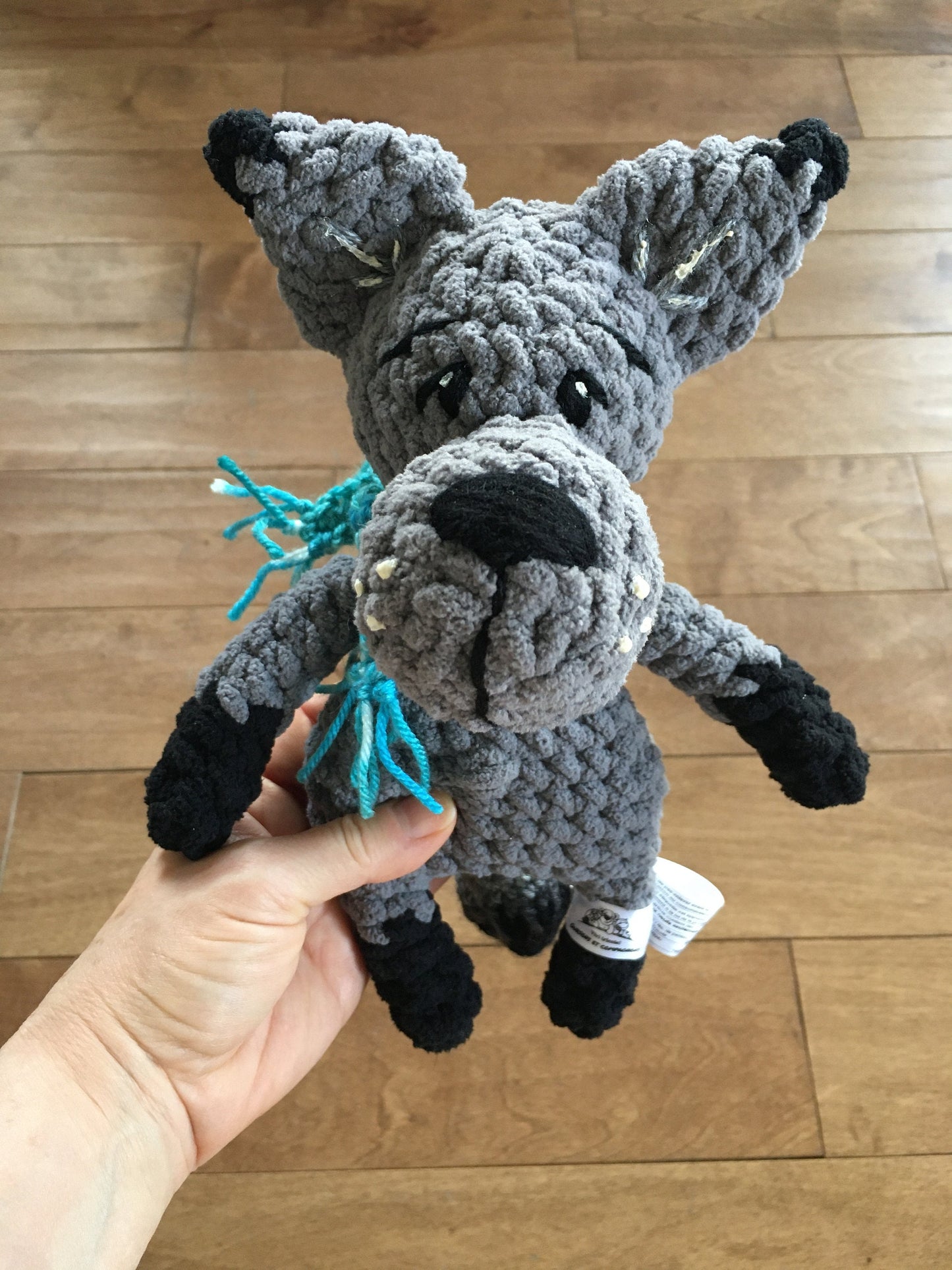 Mikaloup Le Petit Loup, crochet boss to download, French and English PDF