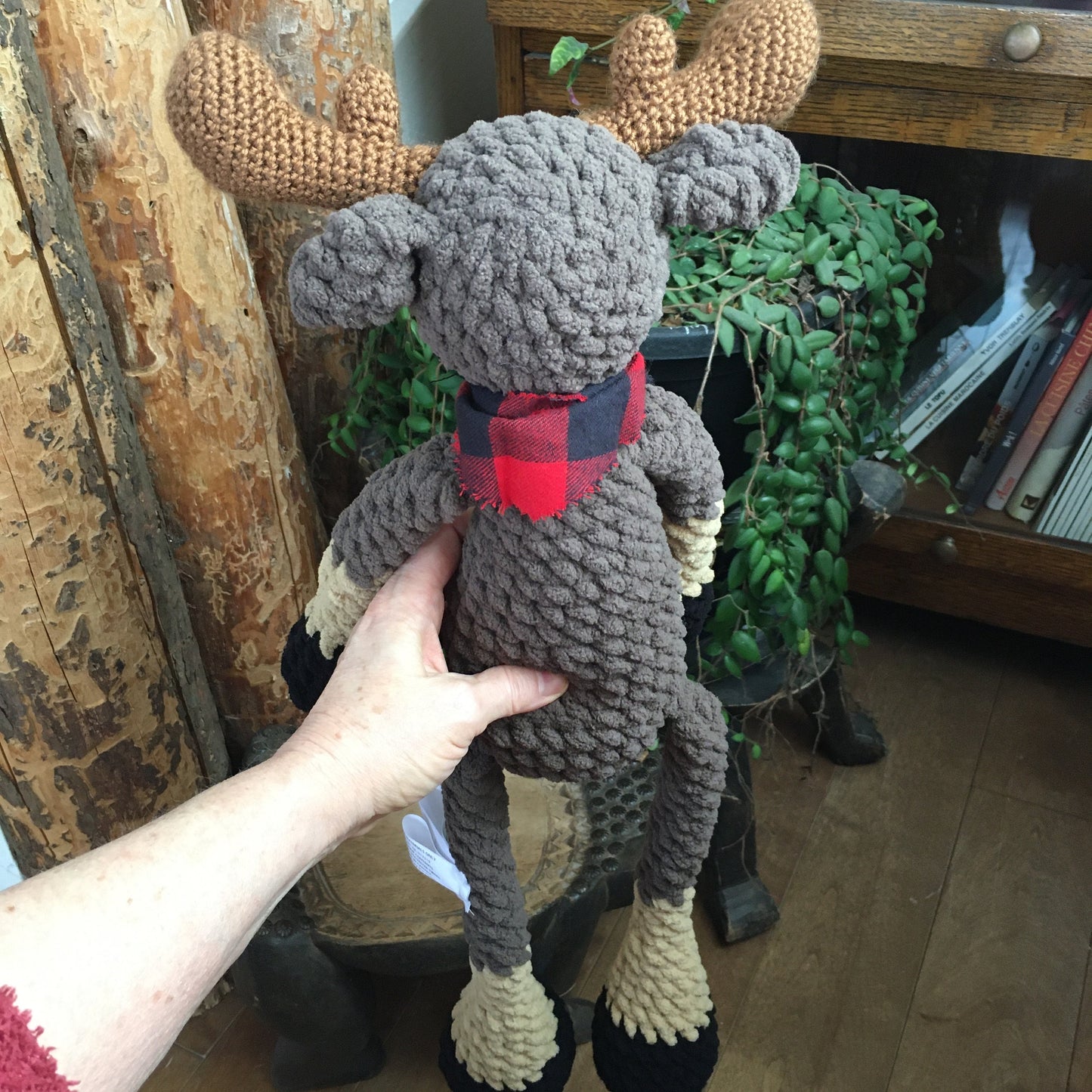The MOOSE PLUSHIE, (NONORIGNAL in french) Lumberjack Style, can be personalized in plushie of birth