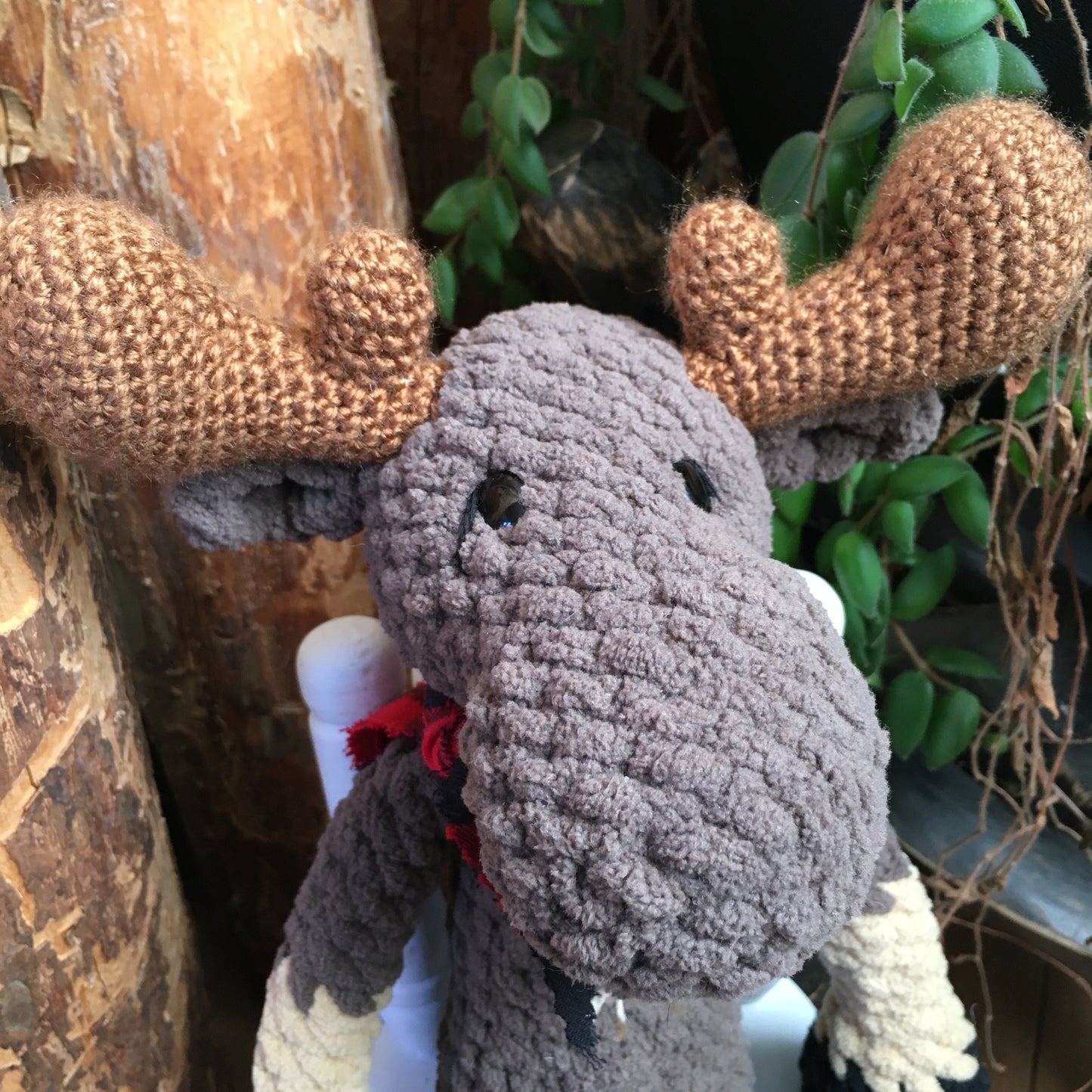 The chocolate NONORIGNAL with safe eyes, the lumberjack-style moose plush, Can be personalized in BIRTH DOGGY